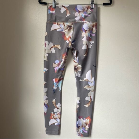 ATHLETA Elation Floral Print 7/8 Legging Tight - Picture 2 of 11